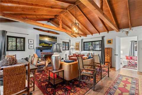 1127 Jupiter Way, Crestline, CA 92325