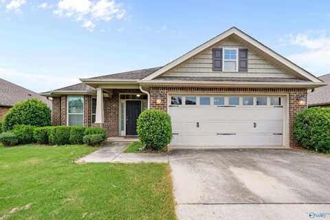6906 Breyerton Way SE, Owens Cross Roads, AL 35763
