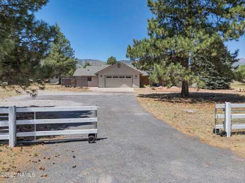 8200 Remington Drive, Flagstaff, AZ 86004