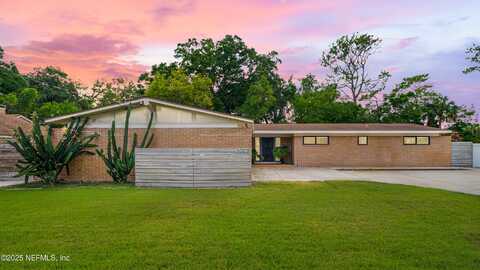1352 SUNNYMEADE Drive, Jacksonville, FL 32211