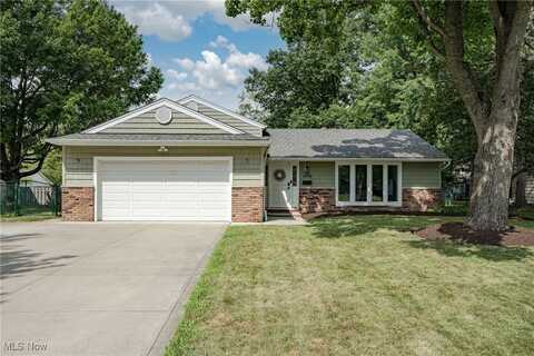 1896 Bromton Drive, Lyndhurst, OH 44124