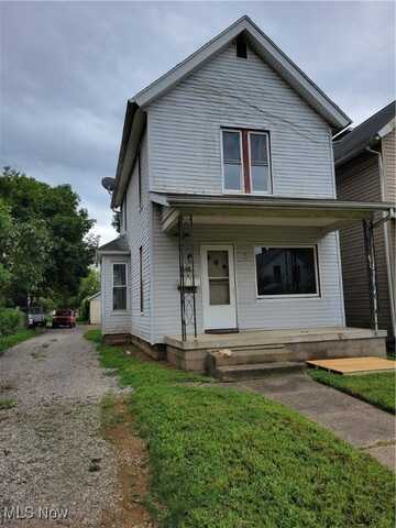 631 Locust Street, Coshocton, OH 43812