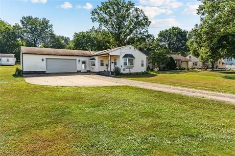 43 S Van Buren Avenue, Barberton, OH 44203
