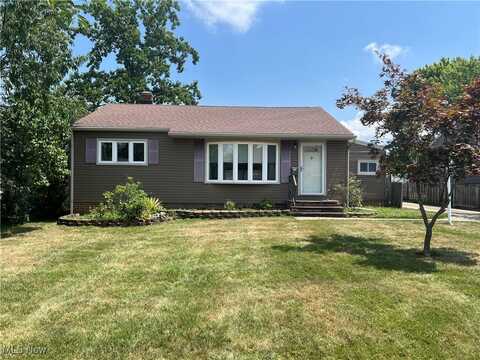 5077 Chestnut Hill Drive, Willoughby, OH 44094