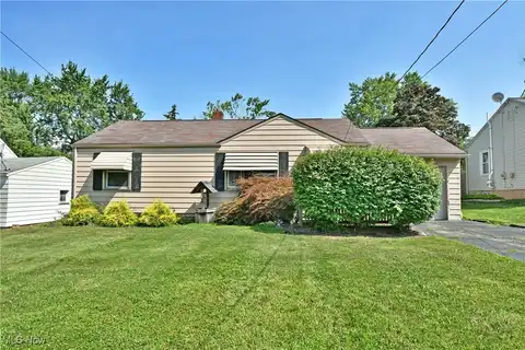 424 Powers Avenue, Girard, OH 44420