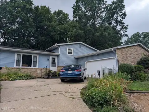 384 Moore Road, Akron, OH 44319