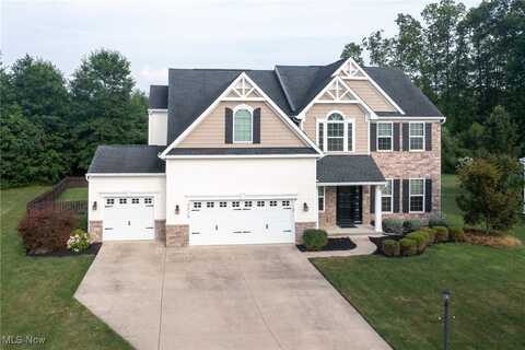 8820 Hazelwood Run, North Ridgeville, OH 44039