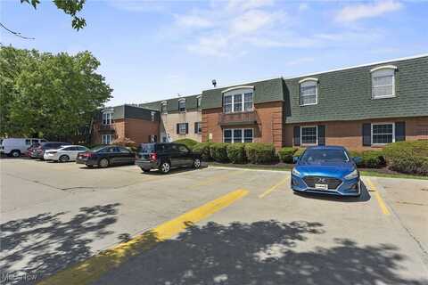 4777 Columbia Road unit: 201, North Olmsted, OH 44070