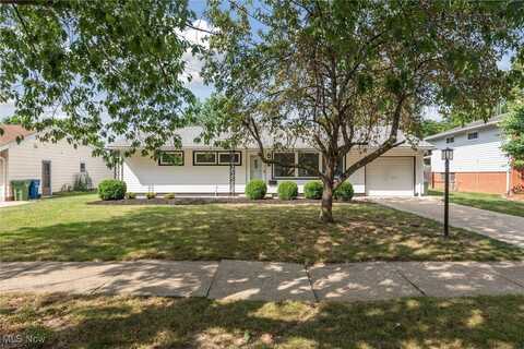 6665 Rochelle Boulevard, Parma Heights, OH 44130