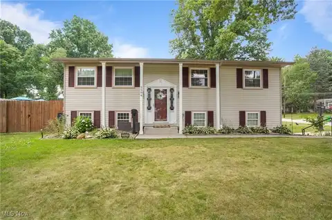 2584 Peach Tree Circle, Stow, OH 44224