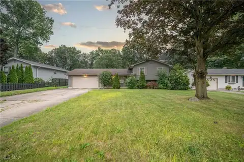 2211 Penny Lane, Austintown, OH 44515