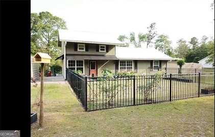 7461 Blue Lake Circle, Blackshear, GA 31516