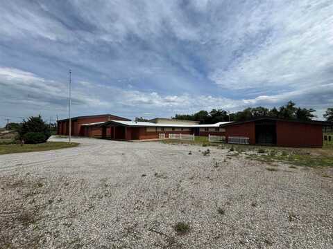 9444 202nd Rd, Winfield, KS 67156