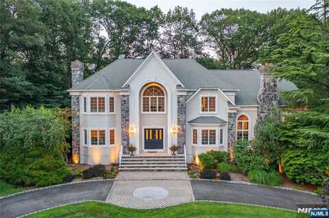 85 Locust Lane, Upper Saddle River, NJ 07458