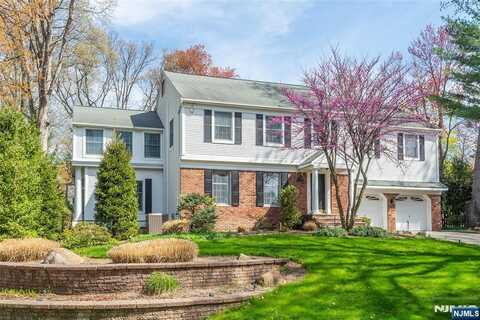 38 Farley Place, Allendale, NJ 07401