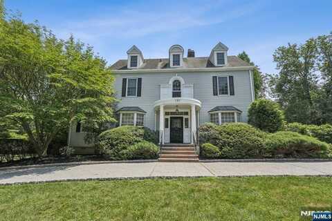 191 Hillside Avenue, Englewood, NJ 07631