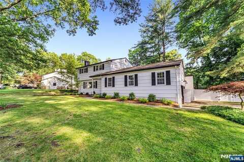 14 Raymond Street, Harrington Park, NJ 07640