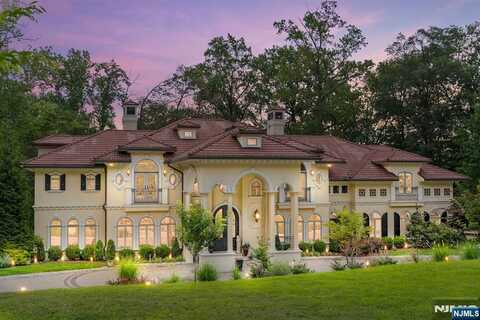 6 Burning Hollow Road, Saddle River, NJ 07458