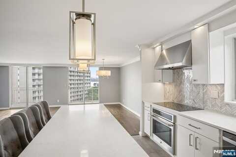 1077 River Road 810, Edgewater, NJ 07020