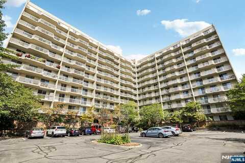 1077 River Road 810, Edgewater, NJ 07020