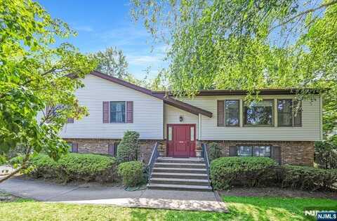 454 Closter Dock Road, Closter, NJ 07624
