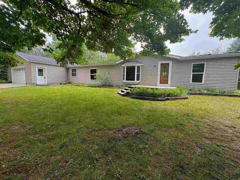 892 Red School, Pellston, MI 49769