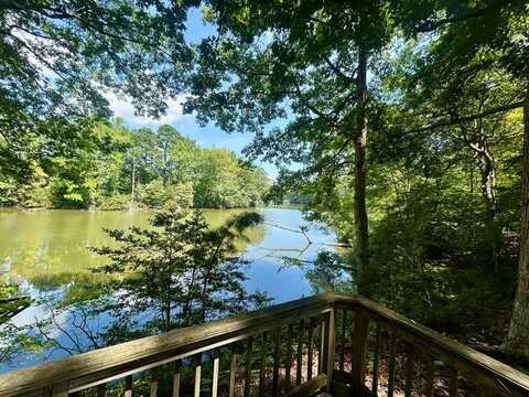 627 Ditchley Road, Kilmarnock, VA 22482
