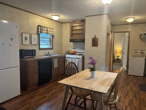 139 Rockingham Road, Derry, NH 03038