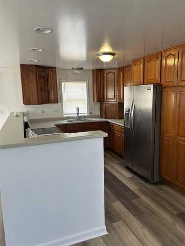 87 N High Street, Derry, NH 03038