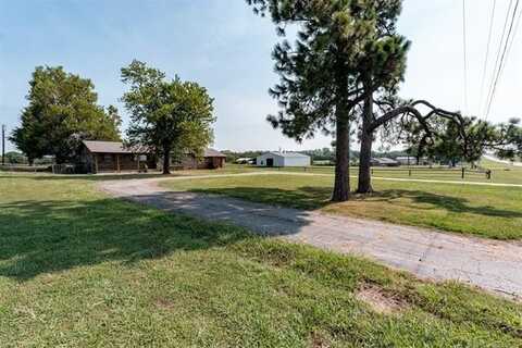 2104 E Columbia, Okemah, OK 74859