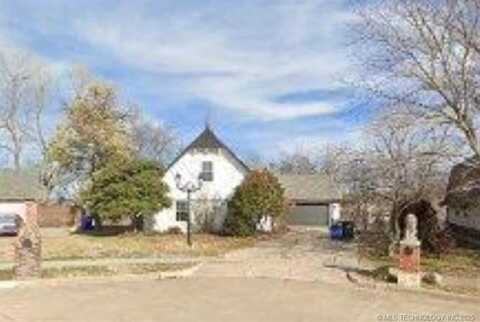 1805 N Hickory Place, Broken Arrow, OK 74012