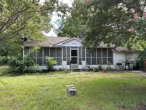 821 W 9th Street, Bonham, TX 75418