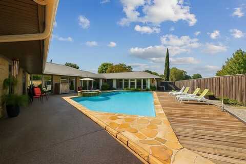 108 Circleview Drive S, Hurst, TX 76054