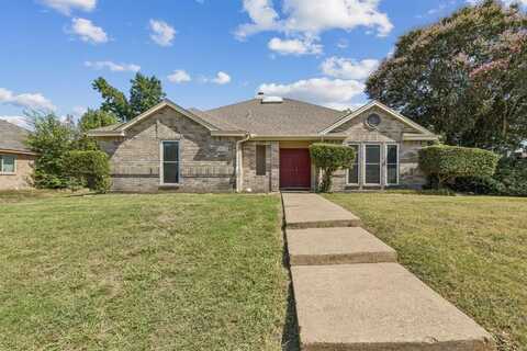8918 Woodlake Drive, Rowlett, TX 75088