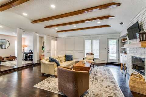 1109 Auburn Drive, Arlington, TX 76012