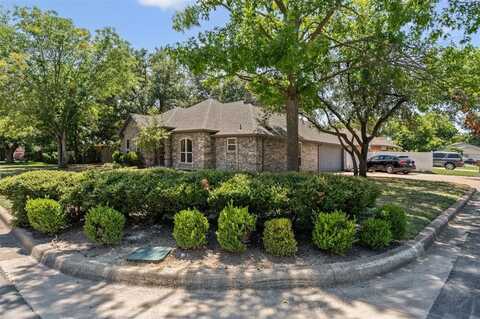 3800 Devonaire Drive, Fort Worth, TX 76008