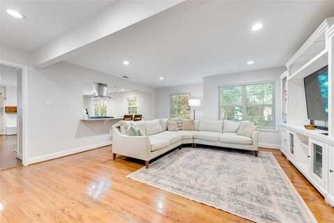 9869 Kingsman Drive, Dallas, TX 75228
