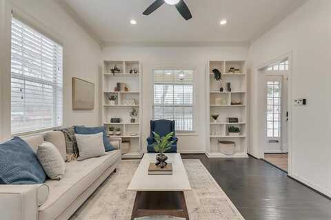 909 Elsbeth Street, Dallas, TX 75208