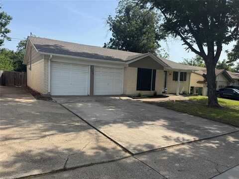 2705 Plaza Street, Arlington, TX 76010