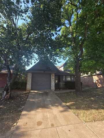 919 Gaynor Avenue, Duncanville, TX 75137