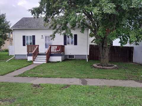 130 Dakota St., Akron, IA 51001