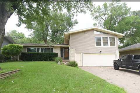 4608 Chatham Lane, Sioux City, IA 51104