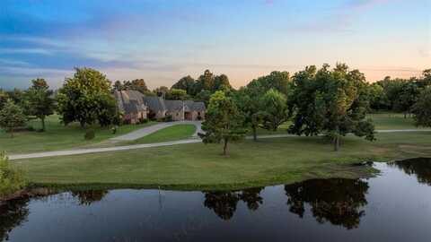 1601 Dobbs Road, Harrah, OK 73045