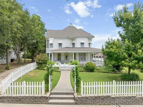 1112 E 2nd Street, Sulphur, OK 73086