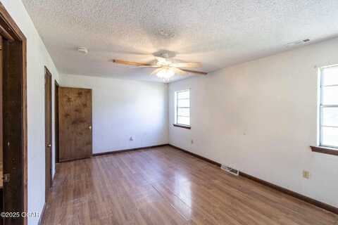 1895 Industrial Drive, Neosho, MO 64850