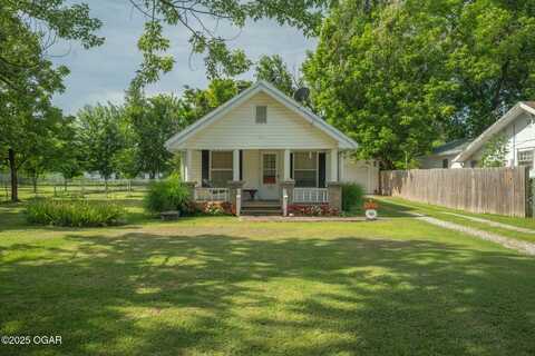161 E Main Street, Goodman, MO 64843