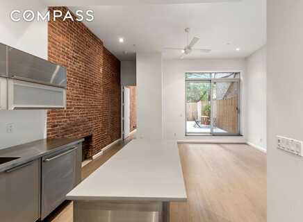 220 West 79th Street, New York, NY 10024