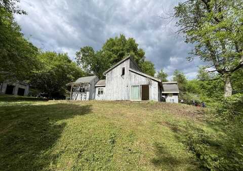 24 McKnight Hill Rd, Salem, NY 12865