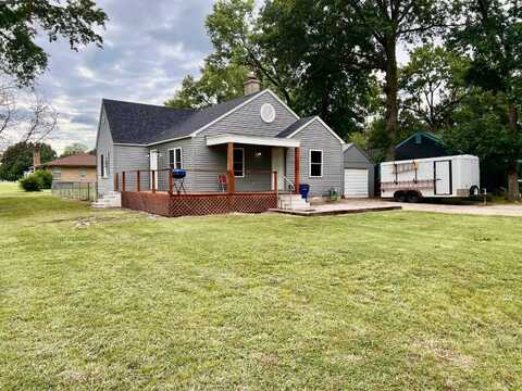 710 S Highland Rd, Coffeyville, KS 67337