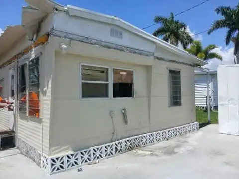 6515 15th Street East, Sarasota, FL 34243